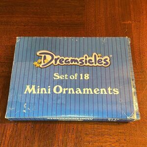 Dreamsicles Cherub little figurines
Set of 15
Mini Ornaments
